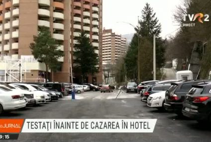 Turiști testați COVID înainte de cazare într-un hotel din Herculane