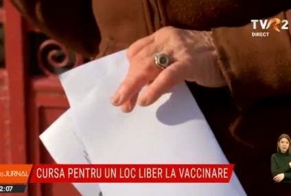 Cursa după un un loc la vaccinare. Multe persoane se programează în centre aflate la zeci de kilometri distanță