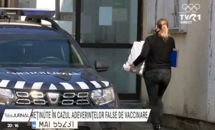 Două persoane reținute în dosarul adeverințelor false de vaccinare