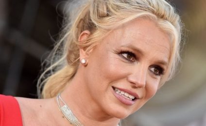 Tatăl lui Britney Spears renunţă la statutul de tutore al fiicei sale după mai mult de 13 ani