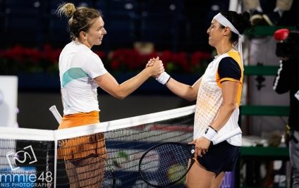 Simona Halep s-a calificat în semifinale la Dubai după ce a trecut de locul 10 mondial, tunisianca Ons Jabeur