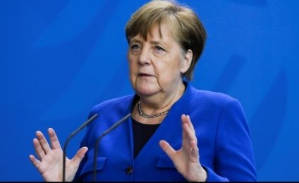 Angela Merkel condamnă invazia Rusiei în Ucraina „Susţin eforturile guvernului german, UE şi SUA de a-i ţine piept lui Putin în acest război barbar”