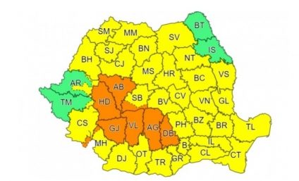 Instabilitate atmosferică și ploi abundente în toată țara până marți, la ora 22.00. Atenționări cod galben și portocaliu