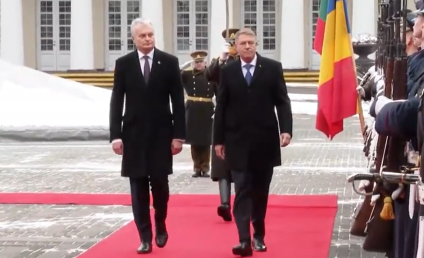 Preşedintele Klaus Iohannis, în vizită oficială la Vilnius. ”Am transmis aprecierea pentru sprijinul acordat de Lituania pentru aderarea României la spațiul Schengen”