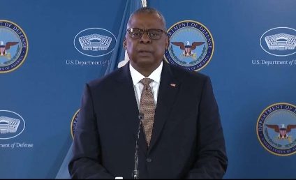 Dronă interceptată în Marea Neagră: Washingtonul va continua să zboare „unde permite dreptul internaţional”, anunță ministrul american al Apărării