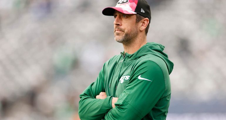 aaron-rodgers-doesn’t-apologize-for-jimmy-kimmel-comments,-but-denies-that-he-disparaged-late-night-host-–-the-athletic