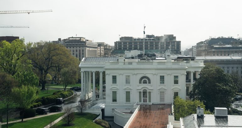 driver-dies-after-crashing-into-white-house-gate-–-the-washington-post