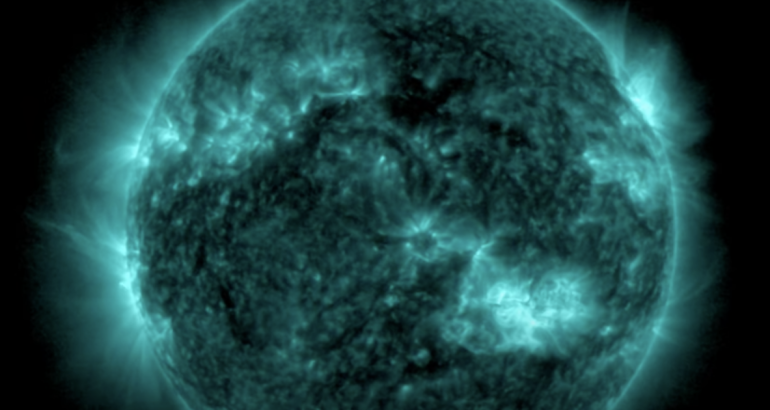 rare-severe-geomagnetic-storm-watch-issued-for-first-time-in-nearly-20-years-amid-„unusual”-solar-event-–-cbs-news