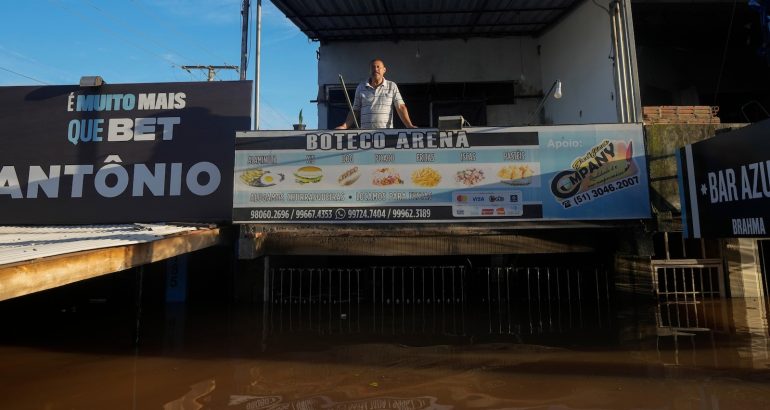 caramelo,-the-brazilian-horse-stranded-on-a-roof-by-floods,-is-rescued-after-stirring-the-nation-–-abc-news