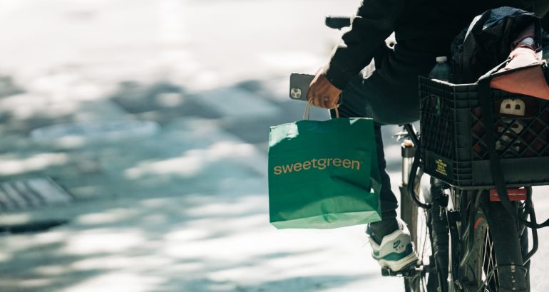 sweetgreen,-chipotle-and-other-fast-casual-chains-are-bucking-the-consumer-slowdown-–-cnbc