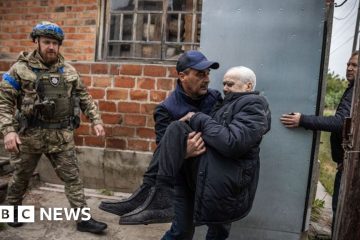 Ukraine troops pull back in Kharkiv after Russia offensive – BBC.com