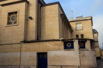 Police shoot dead armed attacker who started fire in Rouen synagogue – CNN
