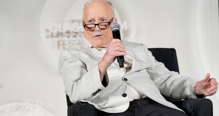 richard-dreyfuss-tried-on-dresses-in-pro-lgbtq-store-before-transphobic-rant-–-the-daily-beast