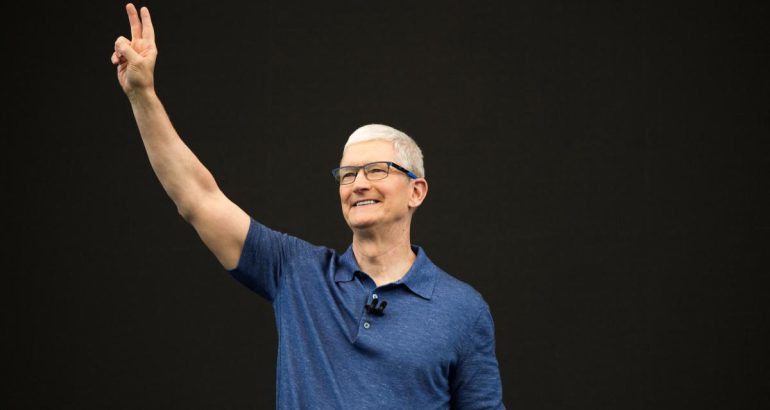 apple-stock-surges-to-record-high-after-ai-announcements-–-yahoo-finance