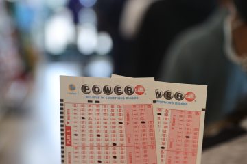 $842 million Powerball jackpot winners in Michigan revealed as ‘The Breakfast Club’ – Fox Business