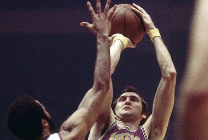 Jerry West, One of Basketball’s Greatest Players, Dies at 86 – The New York Times