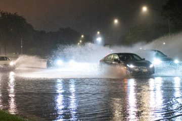 Tornado Reported Outside Chicago’s O’Hare Airport as Storm Batters Midwest – The New York Times